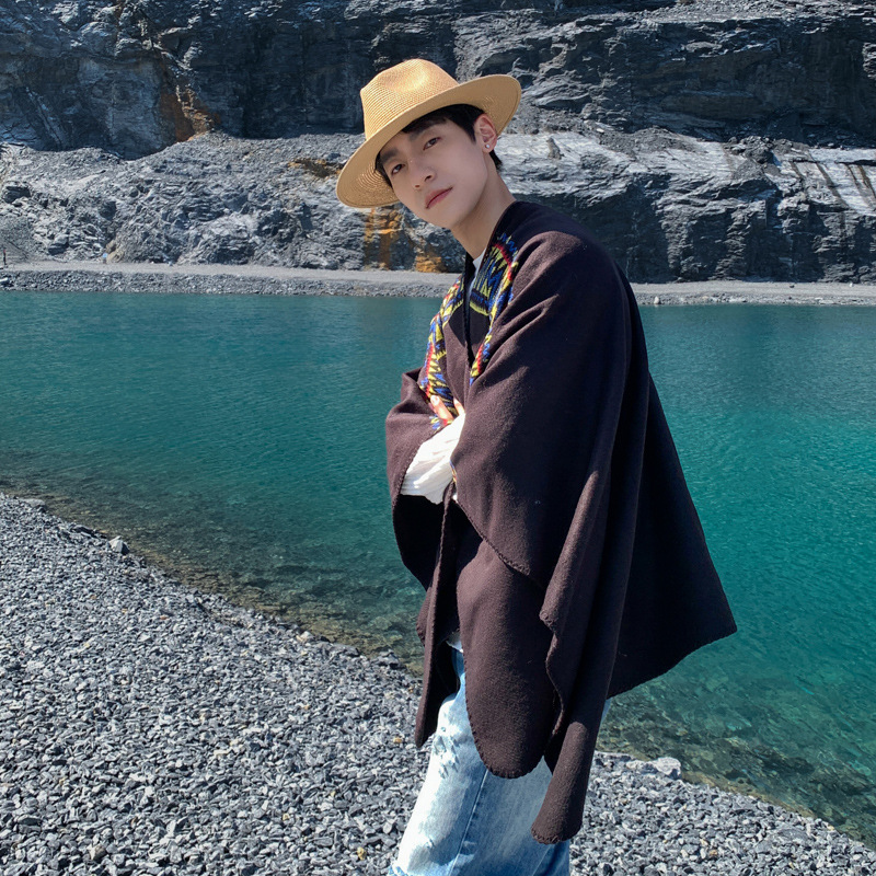 Men Fashion Photography - Cape pour hommes désert voyage Style