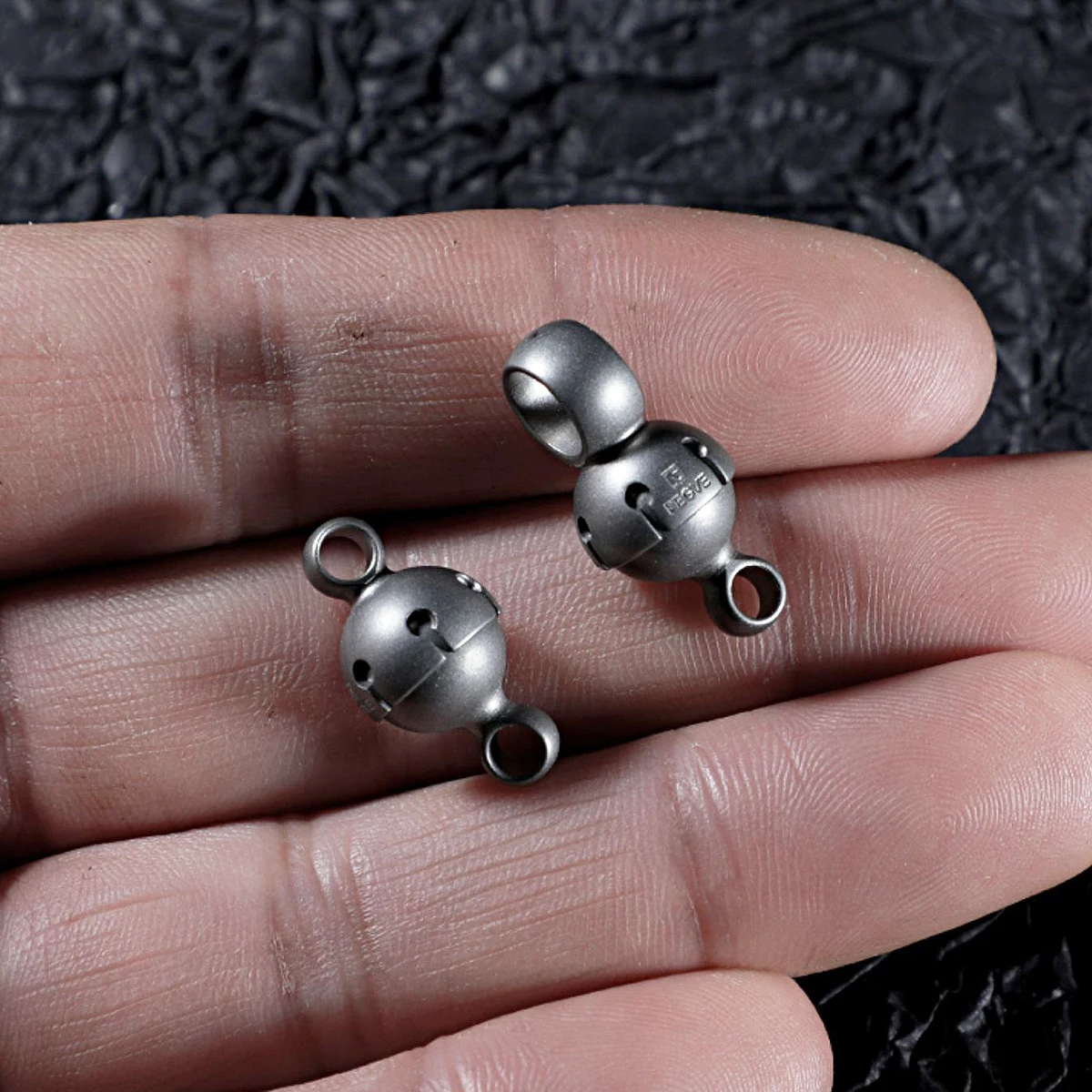 360 °   Porte-clés en titane p - Mens Xmas Fashion avis et prix